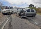 Batida entre dois carros deixa um morto e cinco feridos na Bahia; bebê de 3 meses e criança de 7 anos estão entre as vítimas