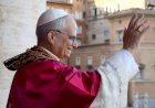 Papa Leão XIV completa 70 anos e recebe parabéns de fiéis no Vaticano