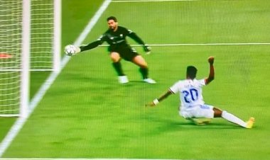 Vini Jr é o herói da “Champions League of Brazil”