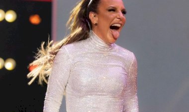 Não há quem mude essa vontade, diz Ivete, após publico cantar jingle de Lula durante show
