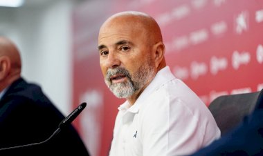 Flamengo oficializa acerto com o técnico Jorge Sampaoli