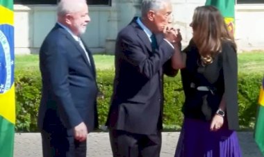 Lula é recebido pelo presidente de Portugal, Marcelo Rebelo, e presta homenagem a Camões