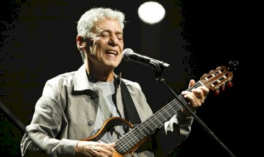 Chico Buarque recebe Prêmio Camões após espera de quatro anos