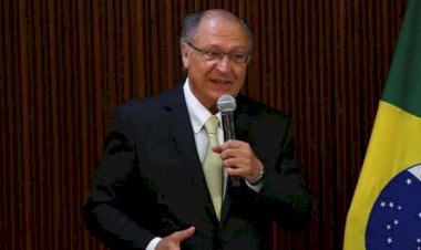 Alckmin adia reunião com líderes do blocão de Arthur Lira, afirma coluna