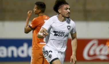Botafogo passa sufoco, mas vence César Vallejo e vira líder do grupo na Copa Sul-Americana
