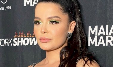 Maraisa confunde garrafa de bebida alcoólica com microfone durante show