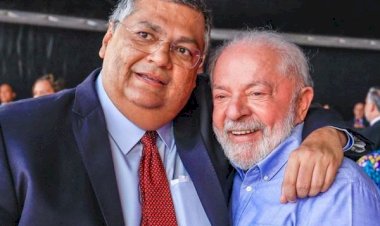 Lula deve se reunir com Dino na próxima semana para discutir comando de ministério