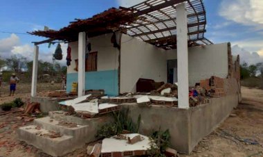 Moradores do Povoado Barriga em Santa Brígida sofrem com enchente (Vídeo)