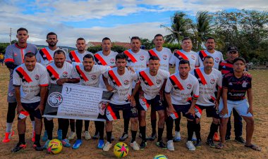 Plaza campeão do 4° campeonato da Aroeira em Santa Brigida