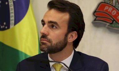 Deputado do PL será julgado por descumprir medida protetiva contra ex-esposa