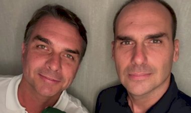 Eduardo Bolsonaro publica primeira foto com Flávio nos EUA