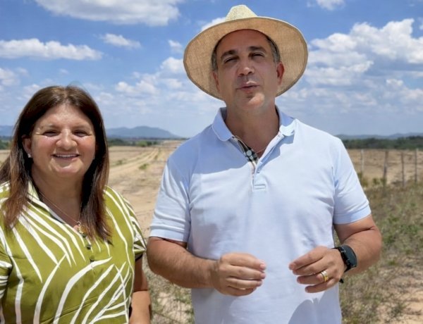Ziane Costa e Paulo Dantas vistoriam início das obras de terraplanagem do aeroporto de Delmiro Gouveia