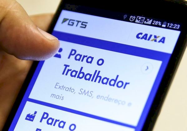 Saque extraordinário: trabalhadores nascidos em julho já podem retirar até R$ 1 mil no FGTS