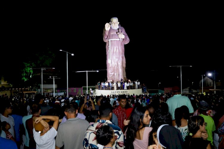 Mais de 20 mil pessoas participam da inauguração do Santuário Frei Damião