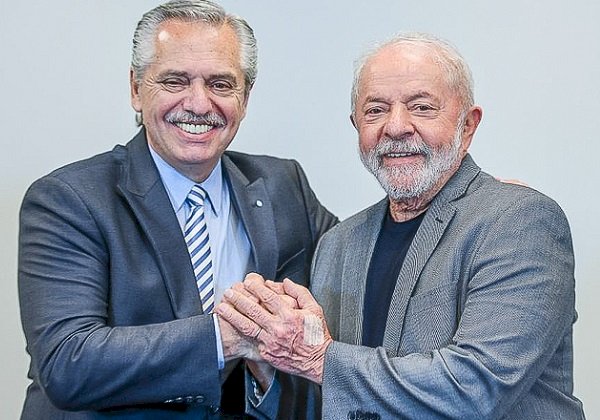 Presidente da Argentina celebra diplomação de Lula: ‘Parabéns querido amigo’