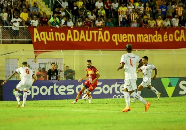 Vitória volta a perder no Baianão; técnico Burse vê falta de competitividade