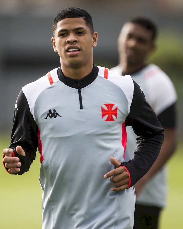 Vasco pode perder titular para clássico com o Flamengo