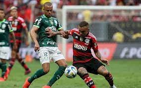 Flamengo cresce no segundo tempo, empata com o Palmeiras e assume a vice-liderança do Brasileirão