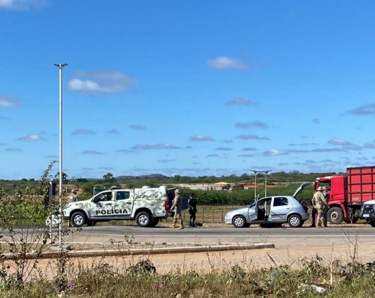 Três assaltantes de banco e carro forte morrem em confronto com a BEPI em Parnamirim-PE