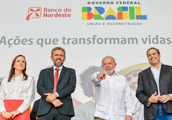 Lula anuncia redução de taxas e expansão dos programas de microcrédito do BNB