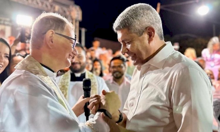 Governador Jerônimo Rodrigues participa de festa religiosa em Ribeira do Pombal