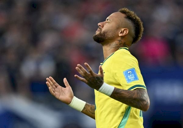 Neymar revela emoção em retorno à Seleção após quase três anos: ‘Chorei sozinho’