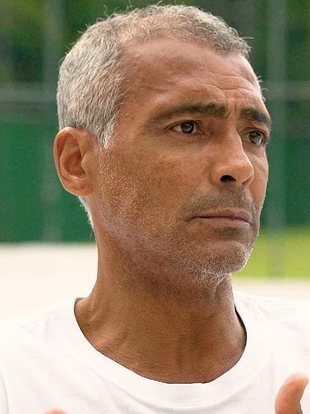 Justiça manda bloquear cachê de Romário na CazéTV por dívida de R$ 32,4 mi   Epa! Vimos que você copiou o texto. Sem problemas, desde que cite o link: https://www.migalhas.com.br/quentes/460067/juiz-manda-barrar-cache-de-romario-na-cazetv-por-divida-de-r-32-4-mi