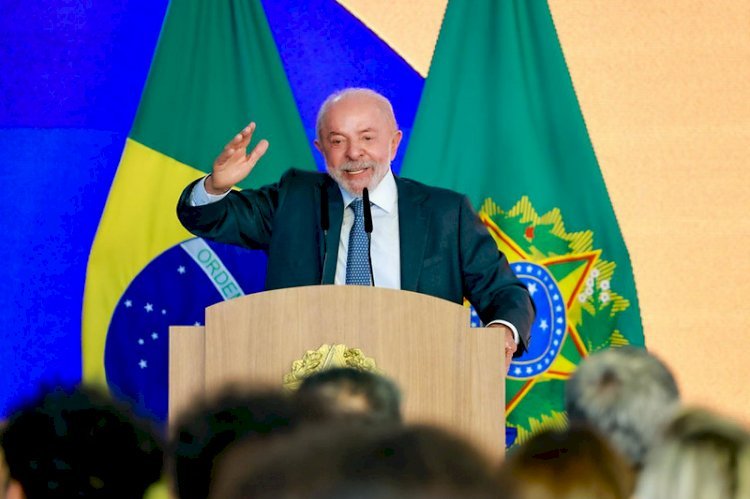 Lula faz história, vira contra Flávio Bolsonaro e é reeleito